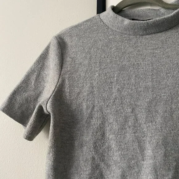 Zara | EUC Trafaluc Gray Mock Neck Short Sleeve Knit Sweater Top Size Large - Picture 6 of 8